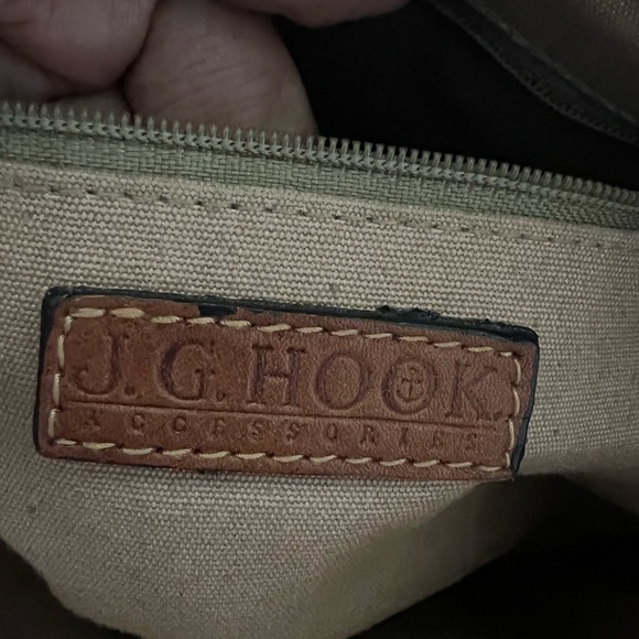 In very good condition. Clean interior. Please check pics for all details - Picture 10 of 11